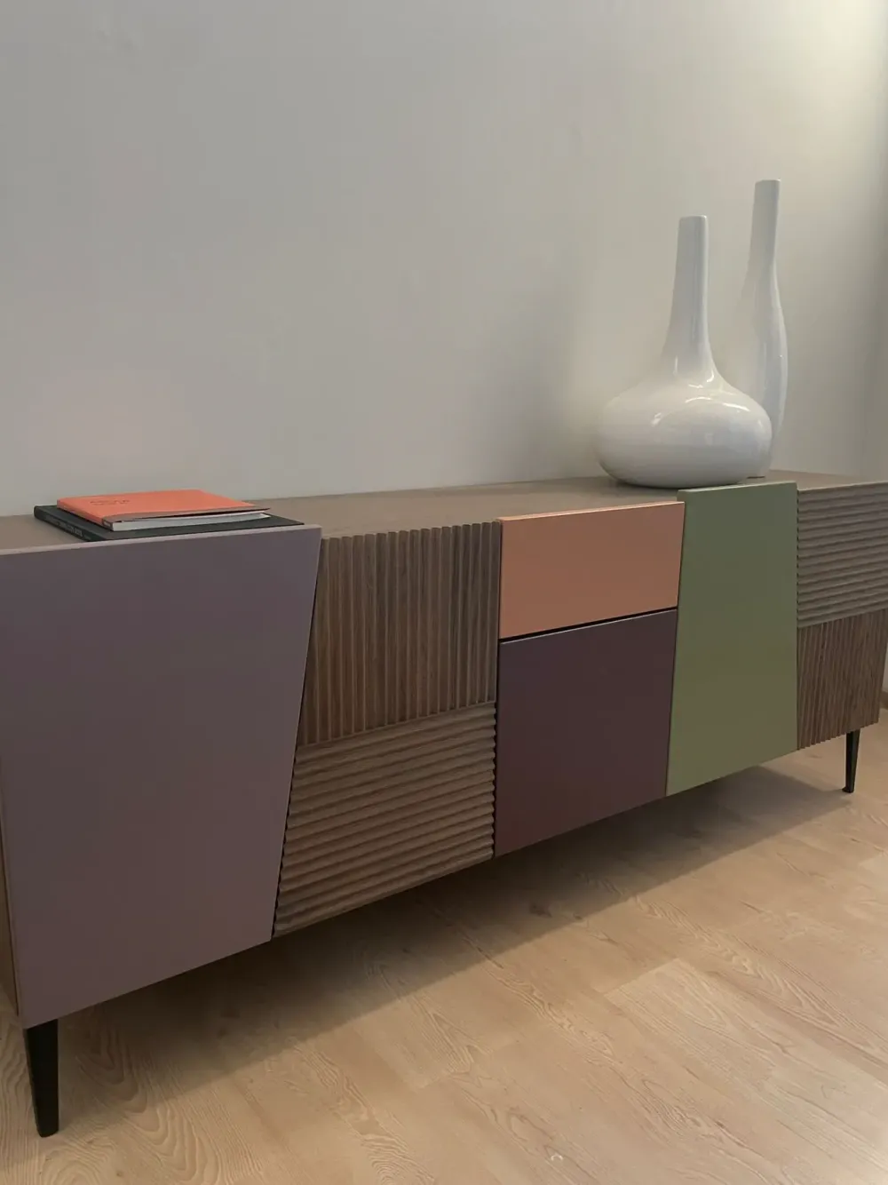 Devina Nais Madia in stile design Madia zero 16 di in Offerta Outlet- Madie