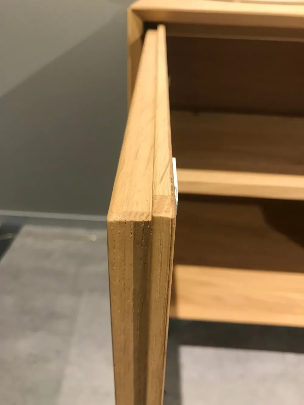 Alta Corte Madia in stile moderno in legno Offerta Outlet- Madie