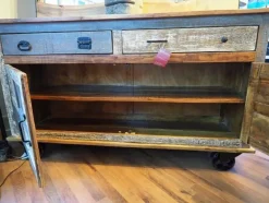 Outlet Etnico Madia in stile moderno Madia credenza industriale con ruote   di a prezzo Outlet- Madie