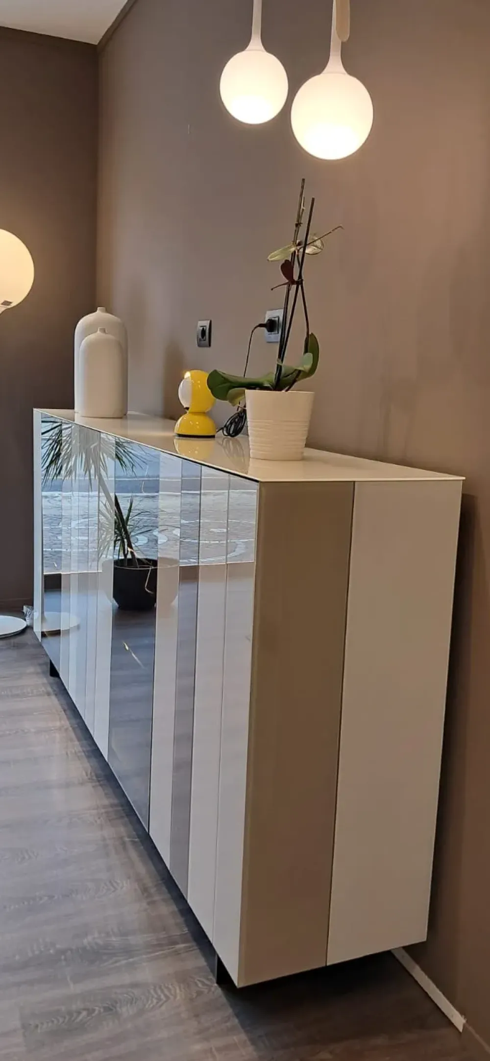 Lago Madia in stile moderno Madia now di a prezzo scontato- Madie