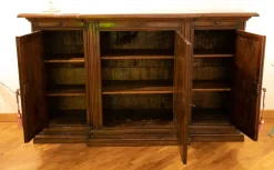 Clearance Madia Madia in noce massello antico in stile classico di in Offerta Outlet Madie