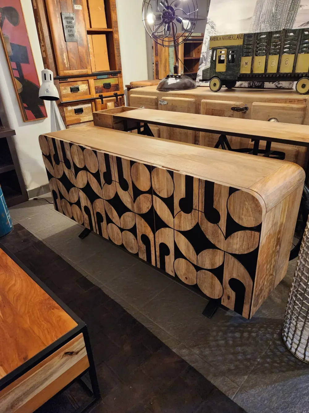 New Madia Madia nagoya etnica vintage industrial black e wood in offerta in stile design di in Offerta Outlet Madie