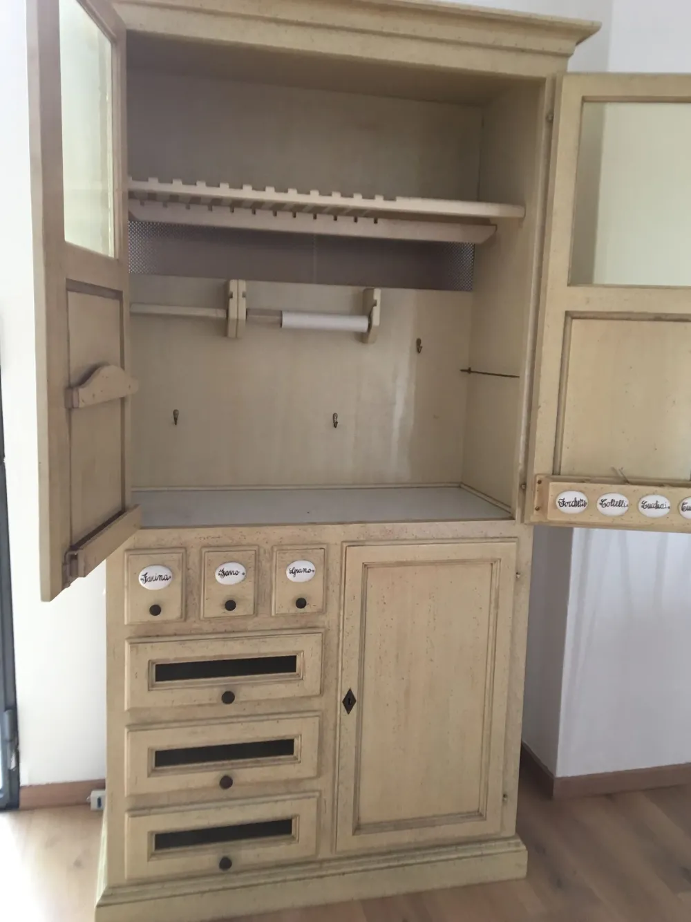 Online Madia modello Credenza di a PREZZI OUTLET Madie