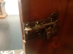 Online Madia modello Credenza in noce massello di a PREZZI OUTLET Madie