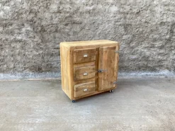 Madia modello Madia  vecchia ghiacciaia 1 anta 3 cassetti con ruote di a prezzo scontato^Outlet Etnico Best