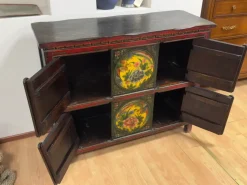 Castagnetti Madia Mondo etnico mobile con decori in stile design di in Offerta Outlet- Madie