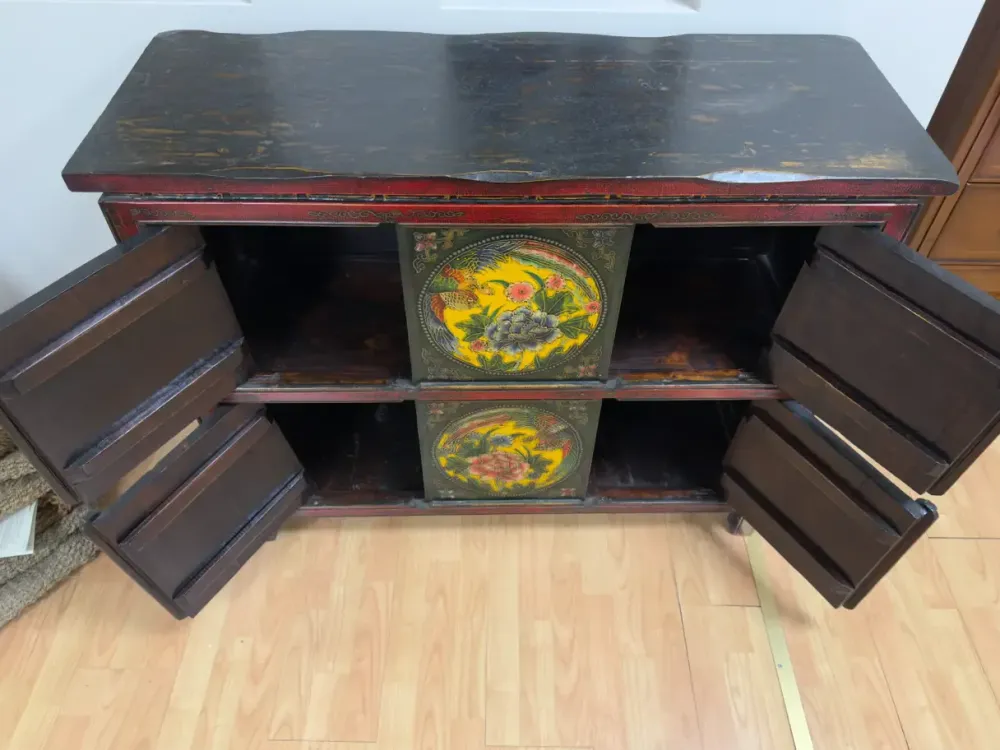 Castagnetti Madia Mondo etnico mobile con decori in stile design di in Offerta Outlet- Madie