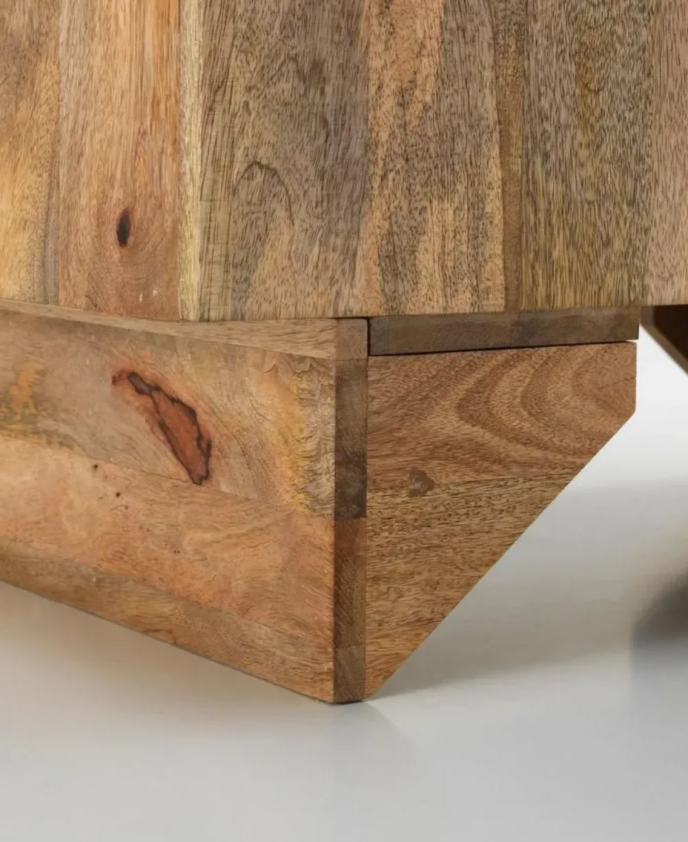 Madia Rakhi 81 di a prezzi convenienti^Stones Best