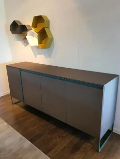 Tomasella Madia Regolo in stile moderno di in Offerta Outlet- Madie