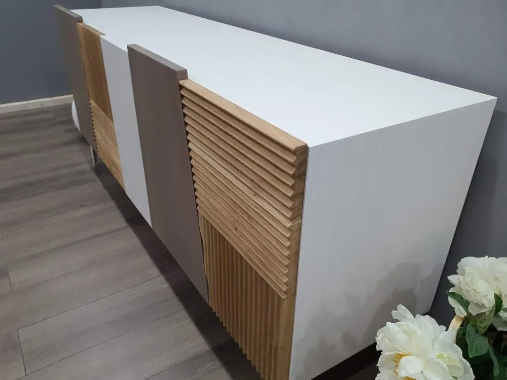 Madia Zero.16 di in stile moderno in Offerta Outlet^Devina Nais Hot