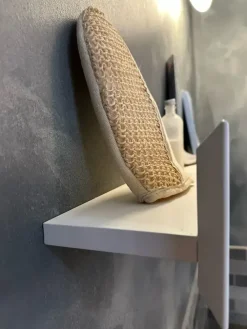 Mensola in laccato opaco a prezzo Outlet: scopri Dimora^Altamarea Outlet