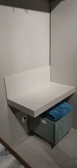 Mensola Golf scrivania in stile moderna in offerta Mensole