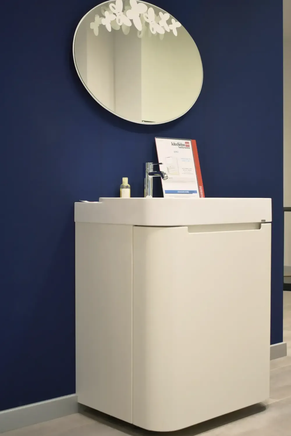 Mobile bagno in laccato opaco modello Idro di in Offerta Outlet Mobili Bagno A Terra