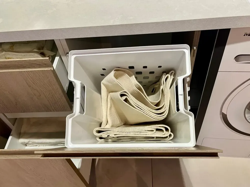 Clearance Mobile bagno in laminato modello Juno di a prezzo Outlet Mobili Bagno Lavanderia