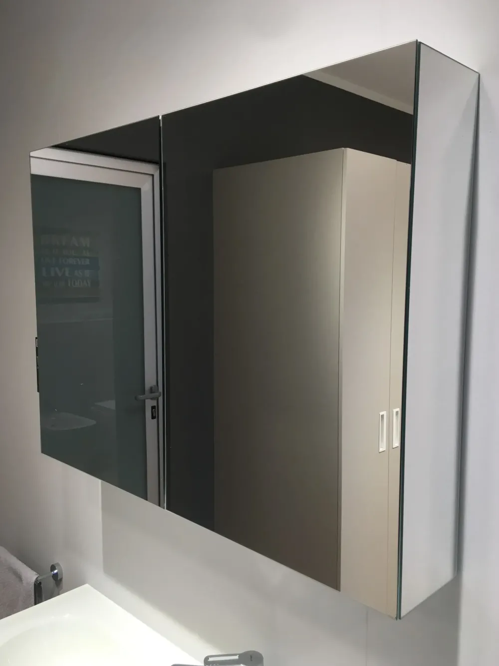 Mobile bagno in laminato modello Arredo bagno tratto scontato di in Offerta Outlet^Scavolini Hot