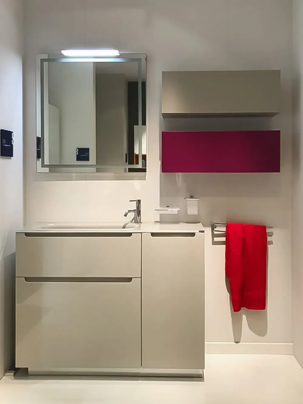 Mobile bagno Idro con uno sconto imperdibile^Scavolini Outlet