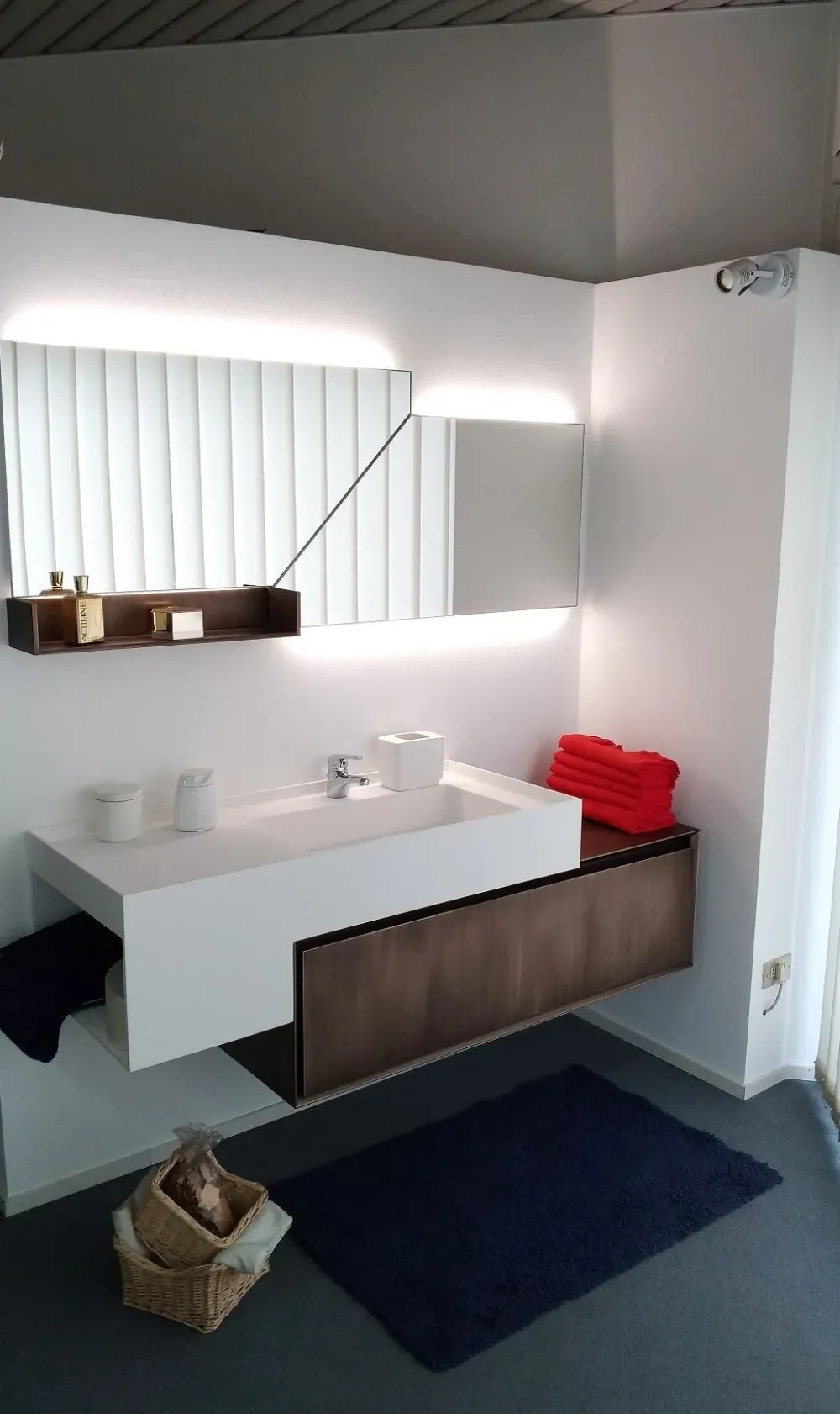 Novello Mobile bagno Sospeso Arredobagno libera+ di a prezzi outlet- Mobili Bagno Sospeso