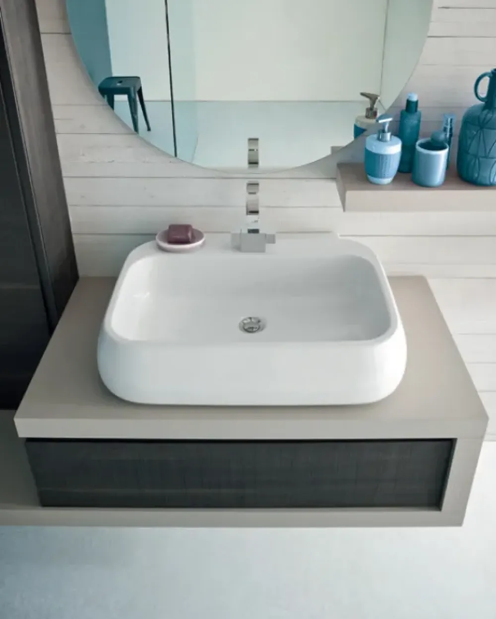 Discount Mobile bagno sospeso Bg17 , prezzo ribassato! Ideale per l'architetto. Mobili Bagno Sospeso