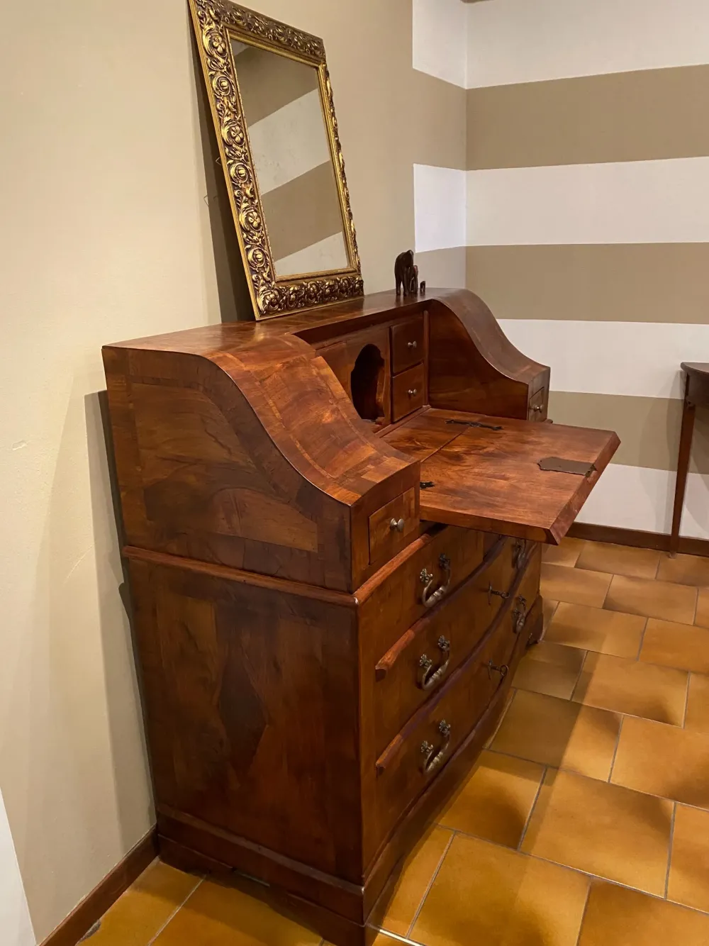 Artigianale Mobile di Antiquariato in stile barocco con un ribasso imperdibile- Antiquariato