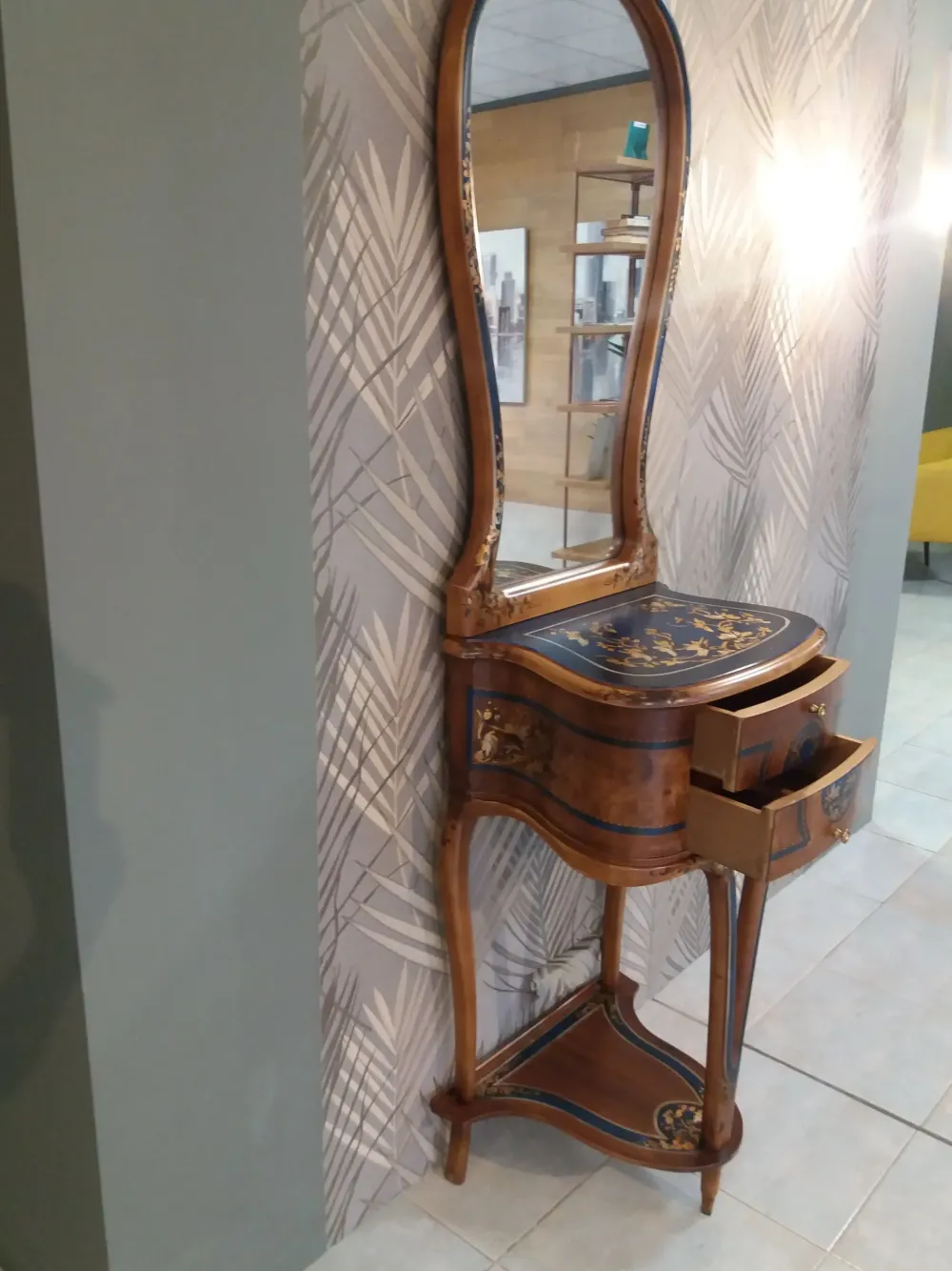 Maestri Artigiani Mobile di Antiquariato in stile rinascimentale con uno sconto del 53%- Antiquariato