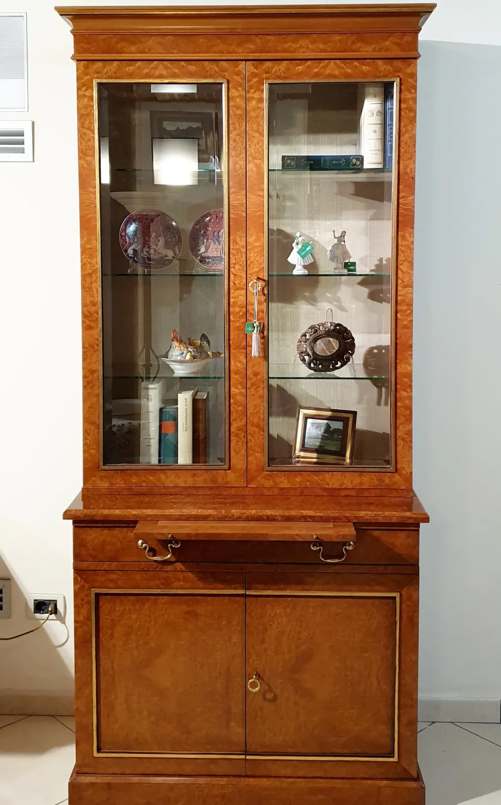 Provasi Mobile di antiquariato modello Vetrina in radica di mirto in offerta- Antiquariato