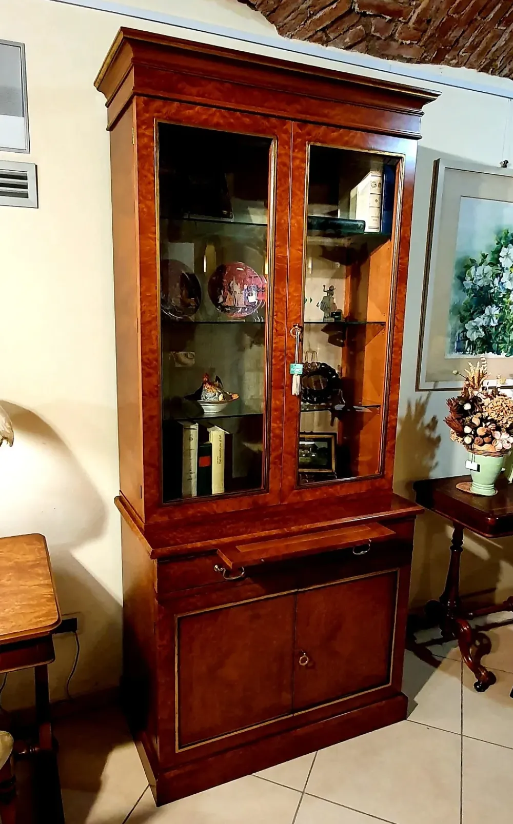 Provasi Mobile di antiquariato modello Vetrina in radica di mirto in offerta- Antiquariato