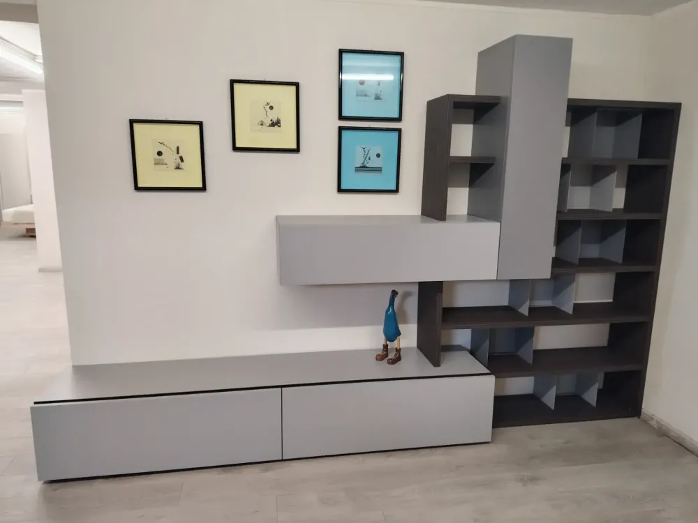 Outlet Mobile modello Line-up porta tv di in Offerta Outlet Porta Tv