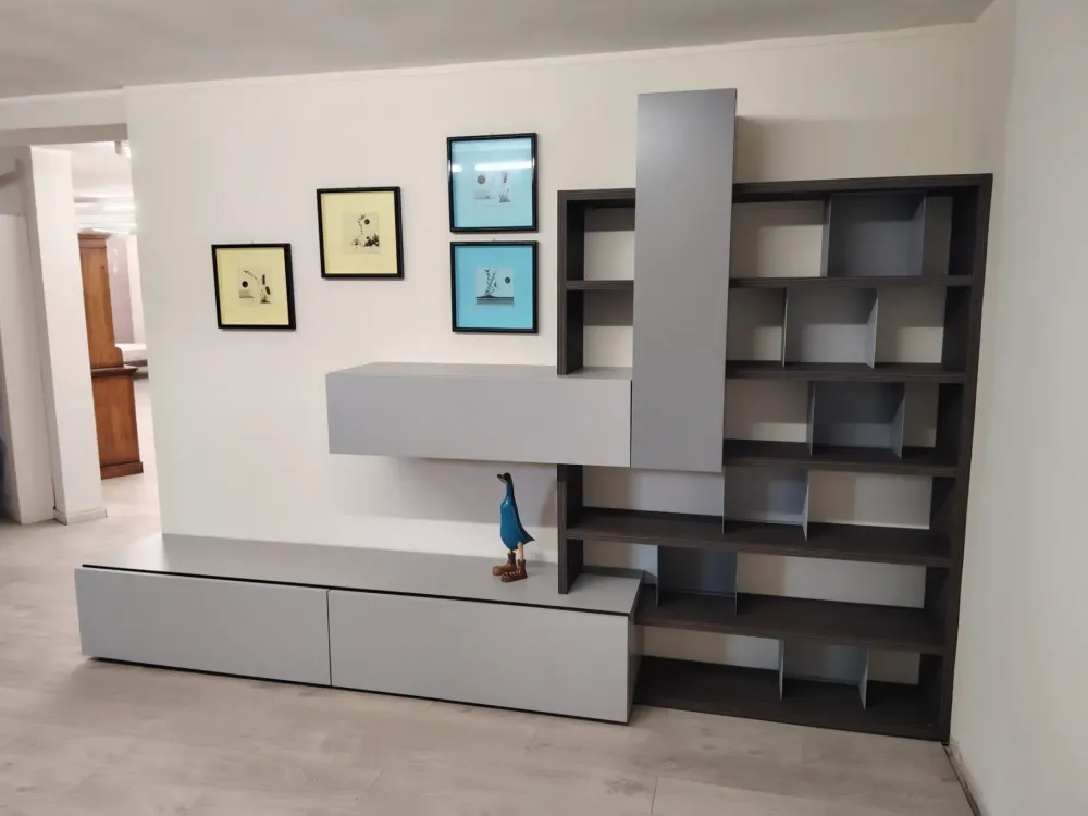 Outlet Mobile modello Line-up porta tv di in Offerta Outlet Porta Tv