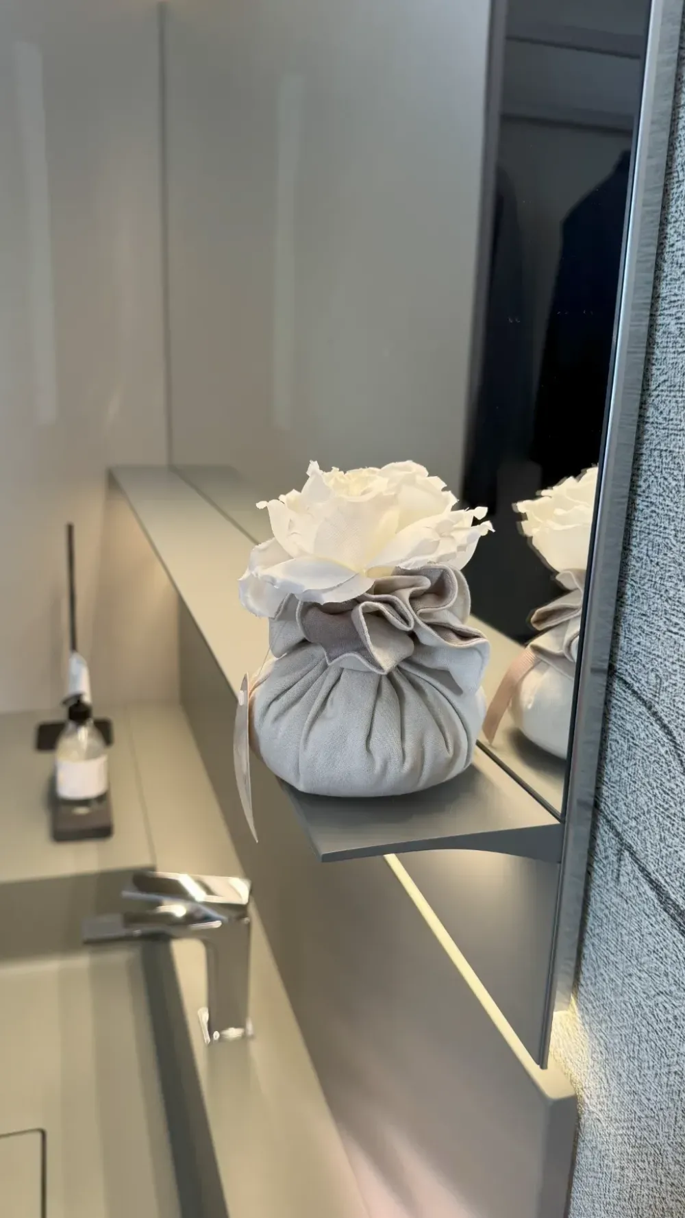 Edone Mobile per il bagno Hexis in offerta- Mobili Bagno Sospeso