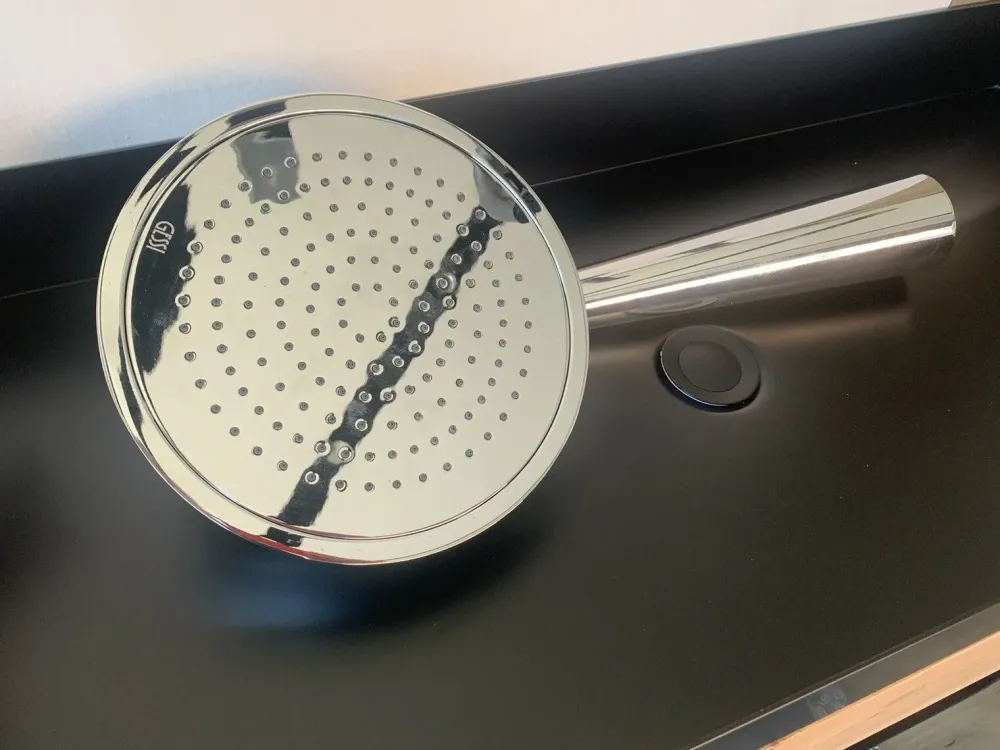 Mobile per il bagno Cono soffione anticalcare a parete, orientabile, finitura cromo 45151 031 completo di braccio doccia a prezzi outlet Mobili Bagno Sospeso