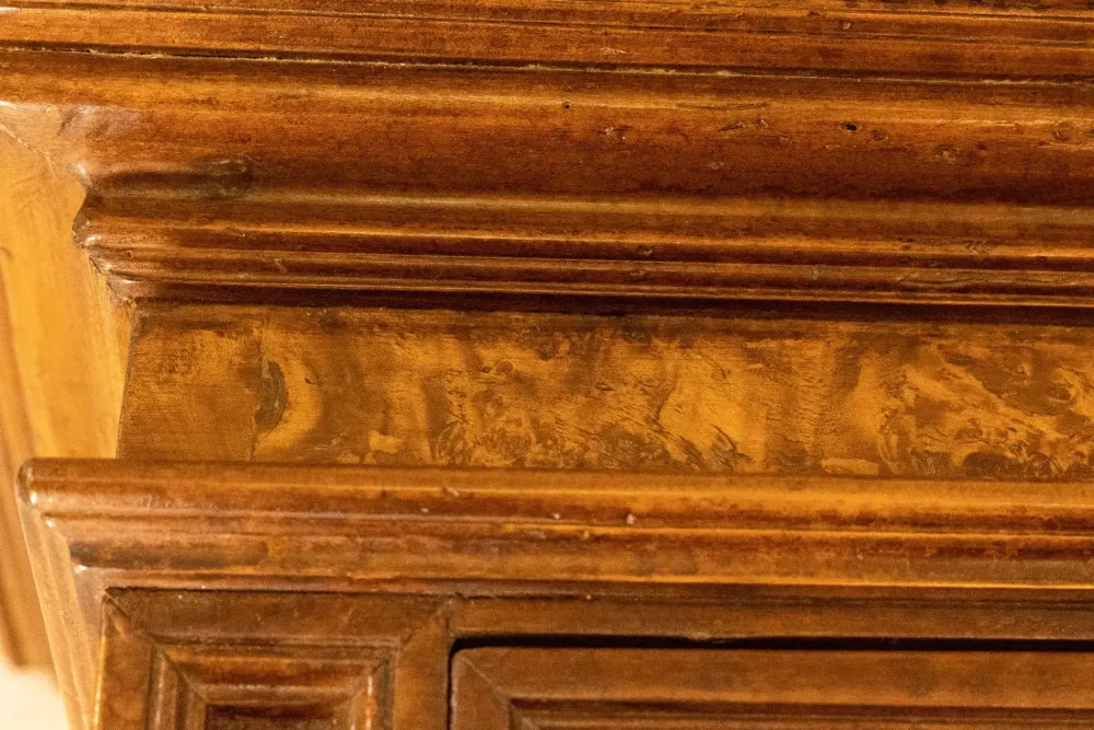 Collezione esclusiva Mobile soggiorno modello Mobile sacrestia noce massello di a PREZZI OUTLET- Pareti Attrezzate