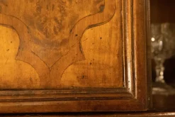 Collezione esclusiva Mobile soggiorno modello Mobile sacrestia noce massello di a PREZZI OUTLET- Pareti Attrezzate