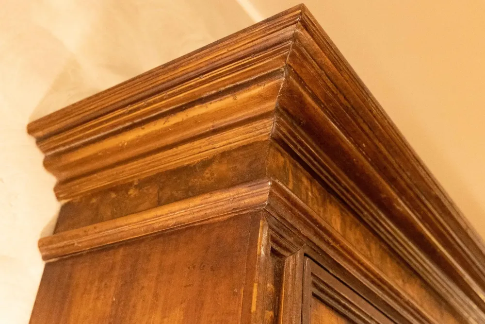 Collezione esclusiva Mobile soggiorno modello Mobile sacrestia noce massello di a PREZZI OUTLET- Pareti Attrezzate