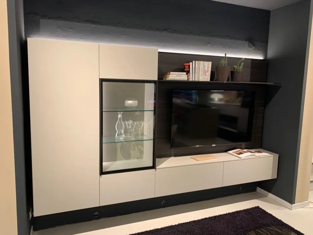 NovaMobili Mobile soggiorno modello Soggiorno vetrina brunito di a PREZZI OUTLET- Pareti Attrezzate