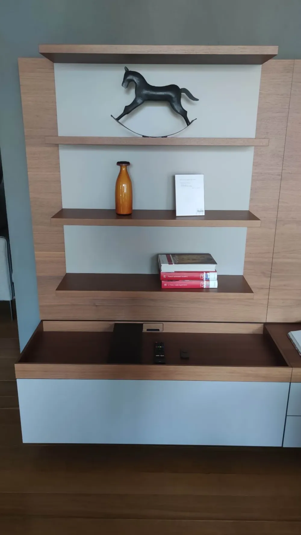 Molteni & C Offerta: Libreria Grid Molteni&C, stile moderno. Acquista ora!- Librerie