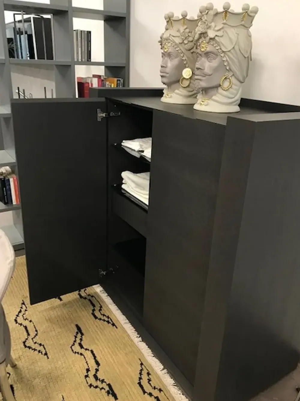 Halifax Offerta Outlet: Madia Frame 3 di in stile design. Acquistala subito!- Madie