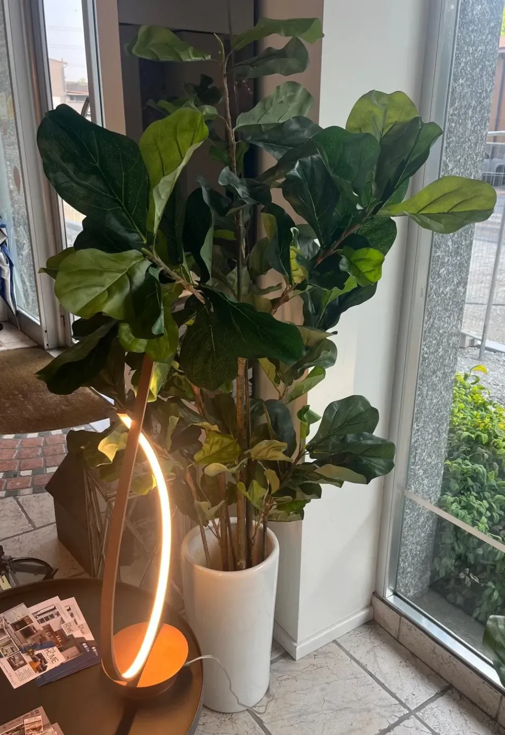 Outlet Oggettistica Ficus lyrata grande pianta finta in OFFERTA OUTLET! Oggettistica