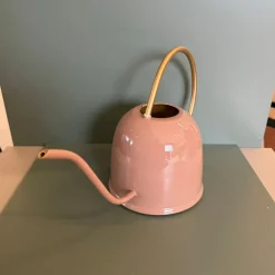 Outlet Oggettistica design Annaffiatoio rosa di a prezzo ribassato Oggettistica