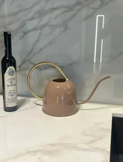 Outlet Oggettistica design Annaffiatoio rosa di a prezzo ribassato Oggettistica
