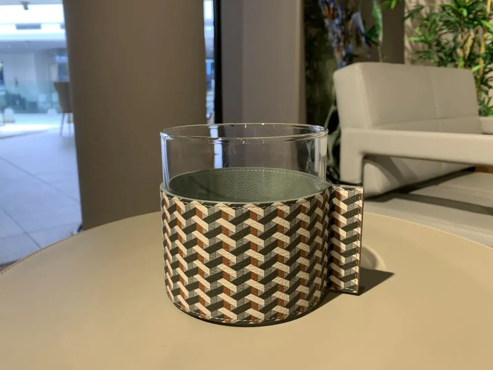 Poltrona Frau Oggettistica Leather pot di scontata- Oggettistica