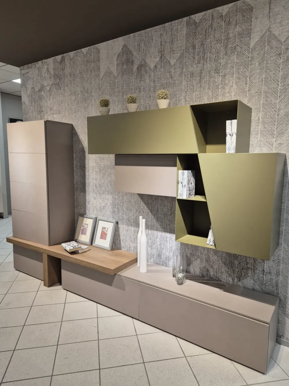 Hot Parete attrezzata Atlante di scontata del 30% approfittane ora! Pareti Attrezzate