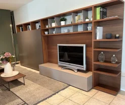 Pianca Parete attrezzata Composizione parete tv di scontata del 30%- Pareti Attrezzate