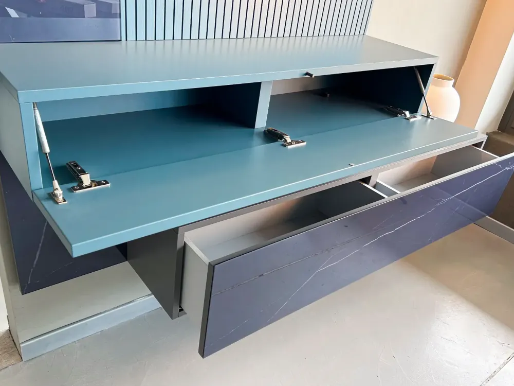 Parete attrezzata Entrata blu con specchio di scontata del 35%^Mobilgam Online