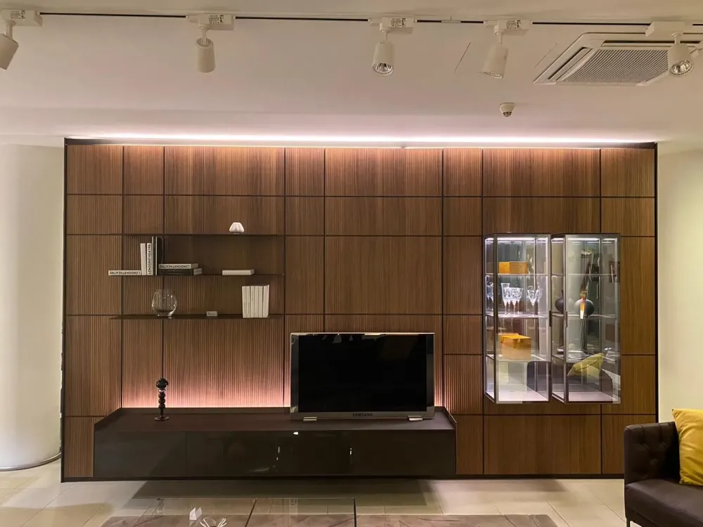 Parete attrezzata in stile design Modulor di in Offerta Outlet^Rimadesio Outlet