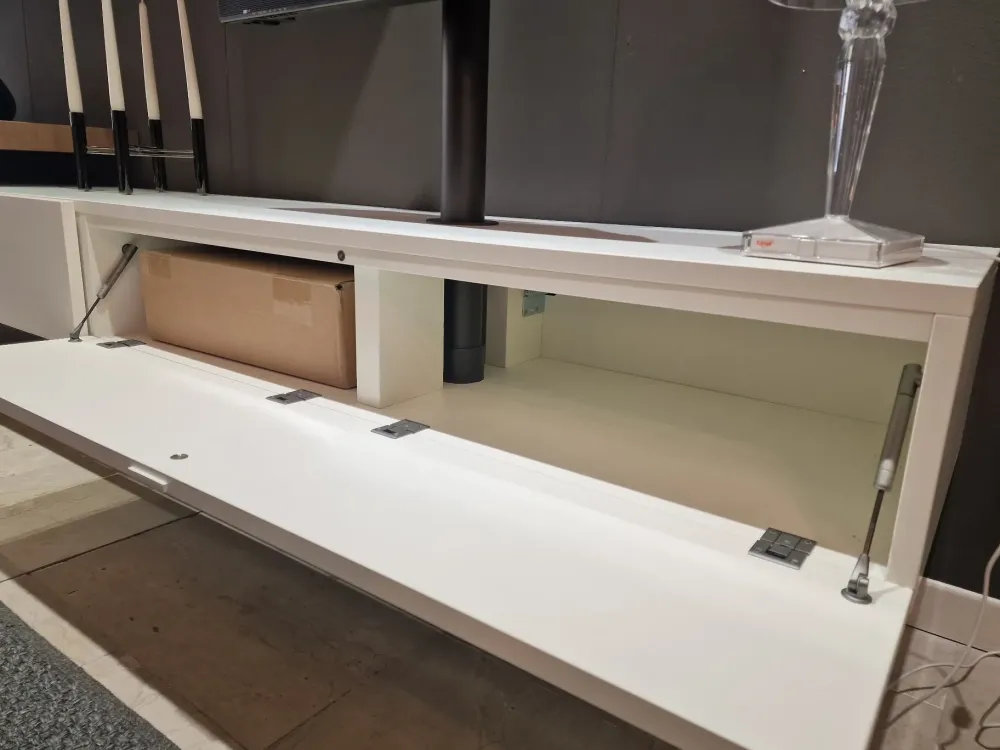 Clearance Parete attrezzata Lampo di scontata del 30% Pareti Attrezzate