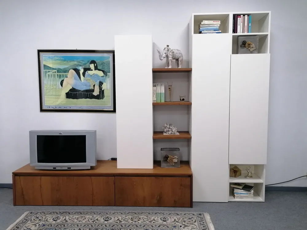 Oldline Parete attrezzata Loop di scontata del 50%- Pareti Attrezzate