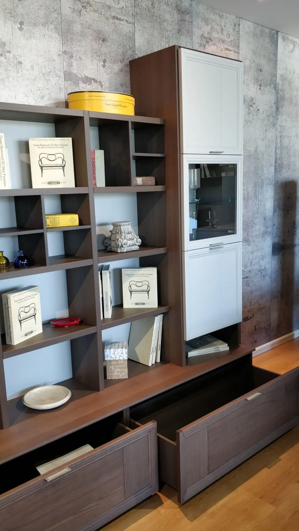 Tomasella Parete attrezzata Medea in stile classica a prezzo ribassato- Pareti Attrezzate