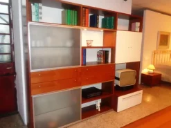 Outlet Parete attrezzata Mobile soggiorno essenza ciliegio in stile moderna a prezzo scontato Pareti Attrezzate