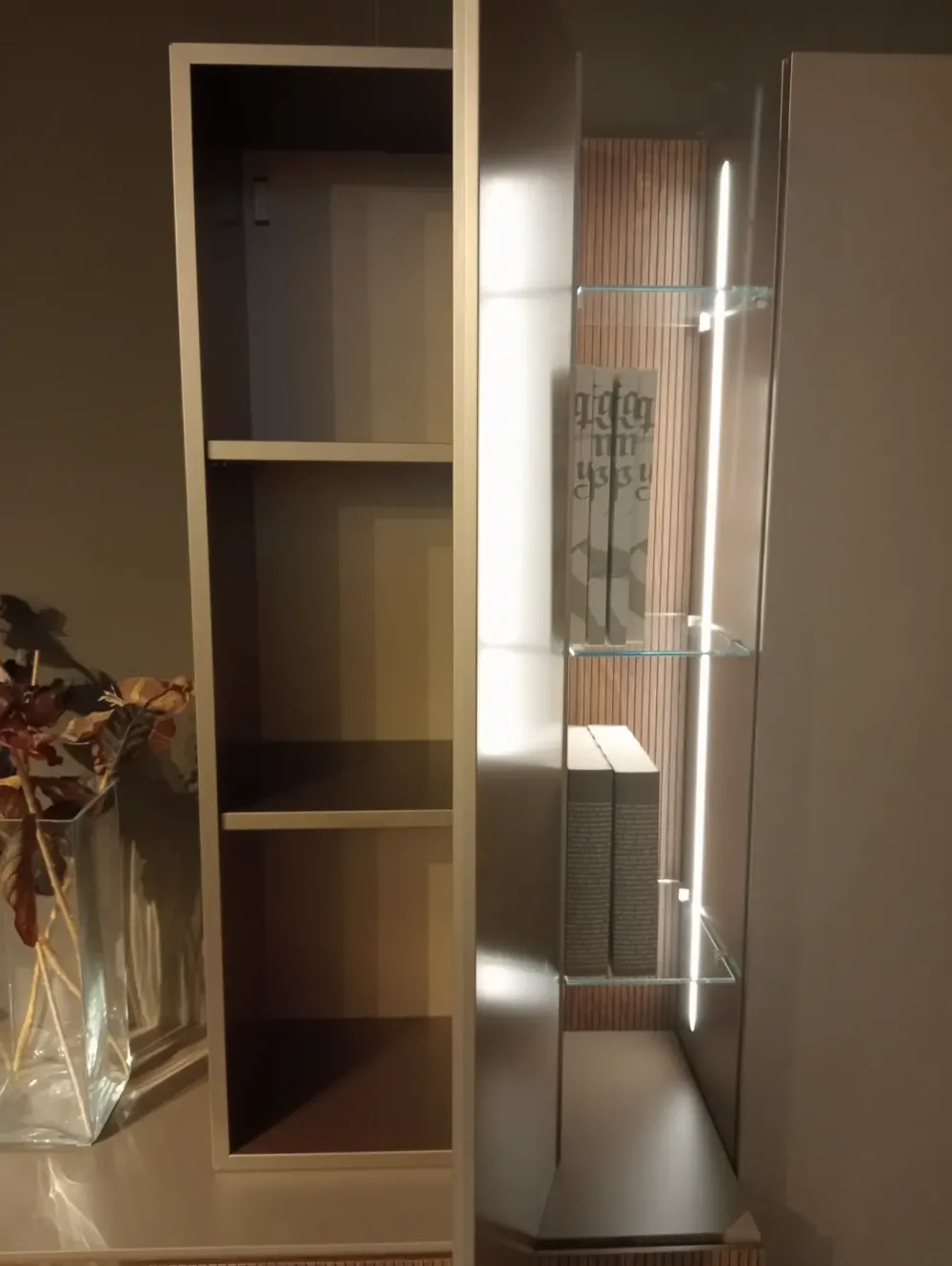 Parete attrezzata Mobile sospeso skyline in stile design a prezzo ribassato^Astor Mobili Outlet