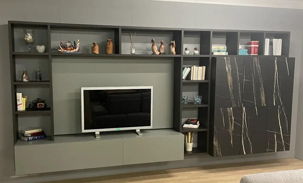 Parete attrezzata in stile design a prezzo ribassato^Orme Hot